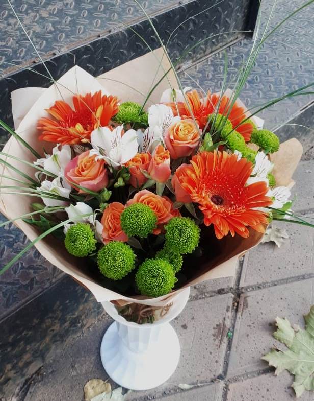 Букет цветов из: Герберы, Хризантемы, Альстромерии и Розы в Вознесеновском