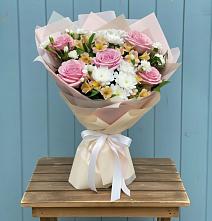 Букет цветов из:  Гвоздики, Орхидеи и Розы #REPLACE_PRED# Вознесеновском