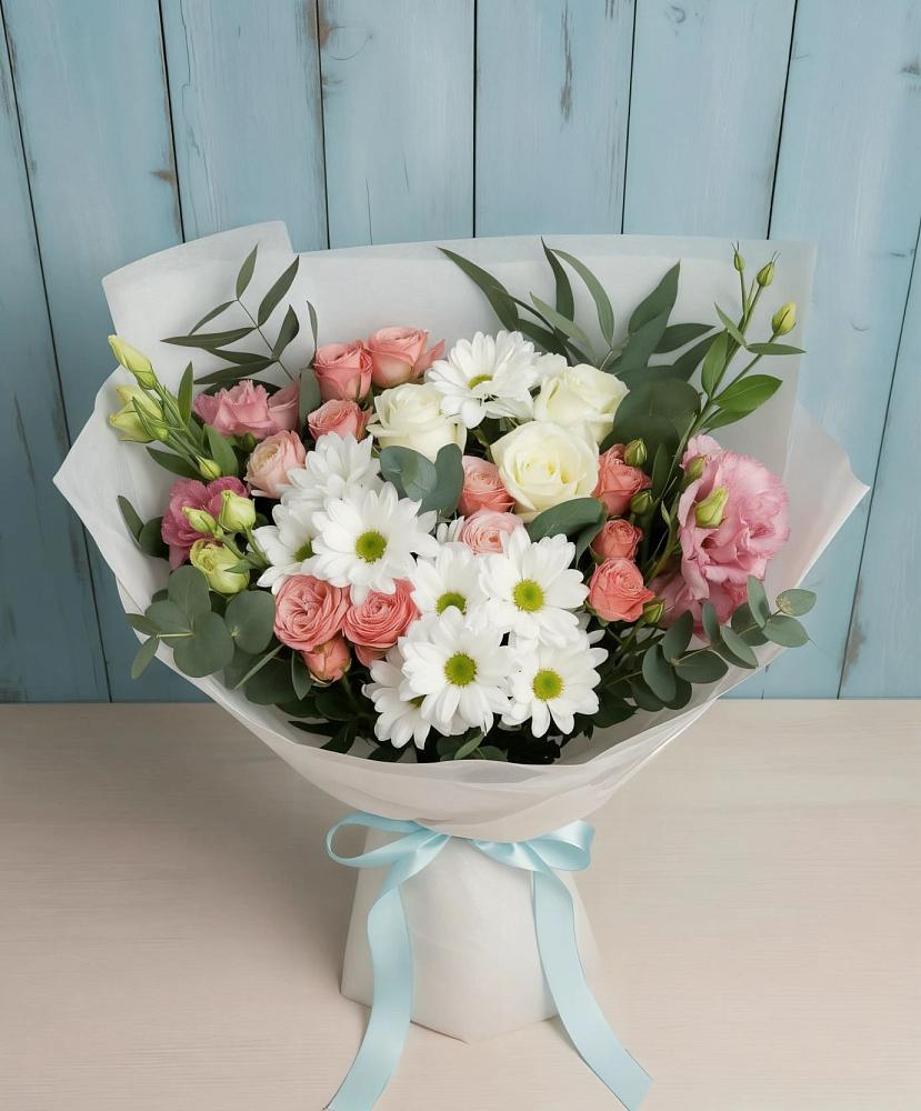 Букет цветов из: Розы, Лизиантусы и Хризантемы в Вознесеновском