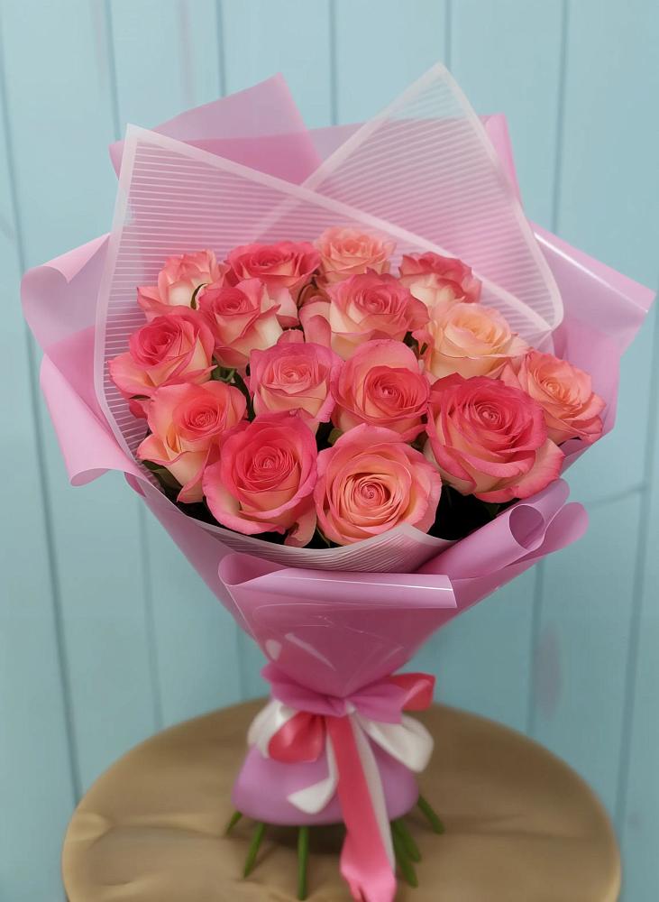 Букет 15 Розовых роз Равель в Вознесеновском
