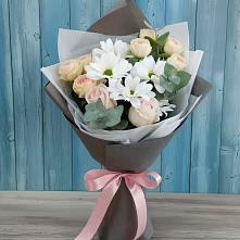 Букет цветов из:  Хризантемы и Розы в Вознесеновском