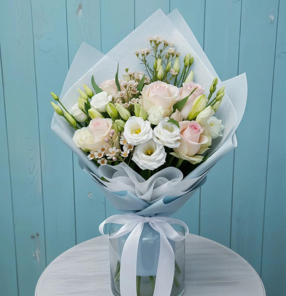 Букет цветов из: Розы и Лизиантусы в Вознесеновском