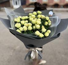 Букет Белые кустовые розы Солинеро в Вознесеновском