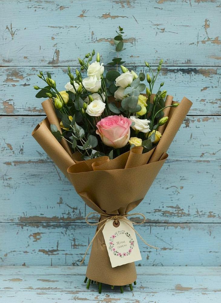 Букет цветов из: Розы и Лизиантусы в Вознесеновском