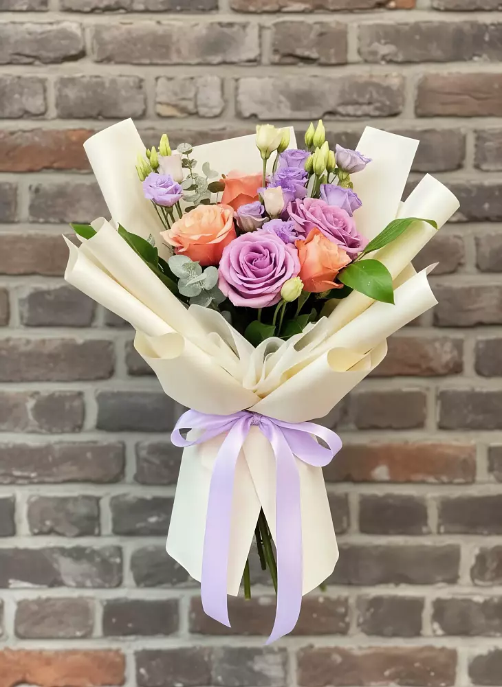 Букет цветов из: Лизиантусы и Розы в Вознесеновском