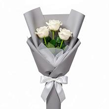 Букет 3 белые розы в Вознесеновском