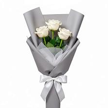 Букет 3 белые розы в Вознесеновском