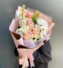 Букет цветов из:  Хризантемы и Розы в Вознесеновском