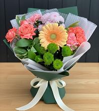 Букет цветов из:  Гвоздики, Розы, Герберы и Хризантемы в Вознесеновском