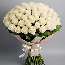 Букет 101 беля роза Белоснежка в Вознесеновском