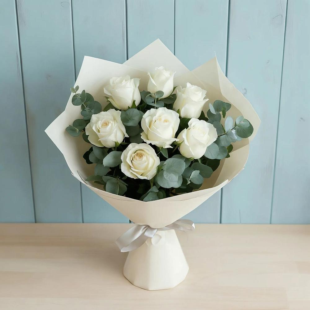Букет Белые розы в Эвкалипте в Вознесеновском