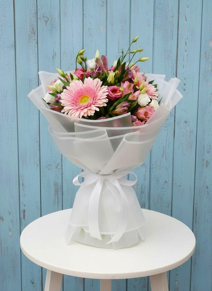 Букет цветов из: Герберы, Альстромерии и Лизиантусы в Вознесеновском