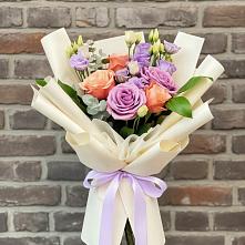 Букет цветов из:  Лизиантусы и Розы в Вознесеновском