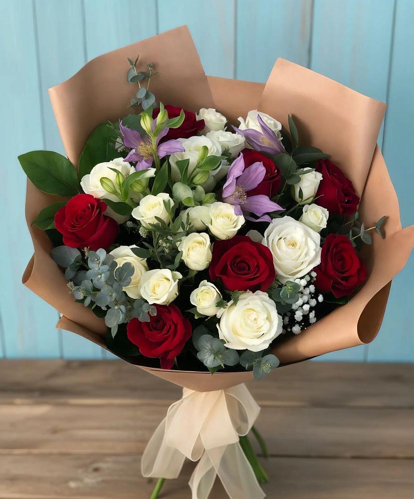 Букет цветов из: Розы и Альстромерии в Вознесеновском