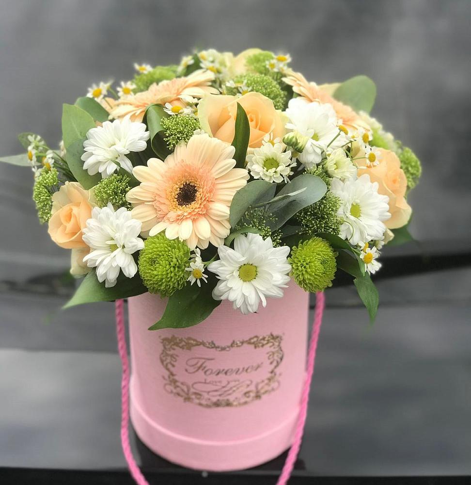 Цветочная композиция из Розы, Герберы и Хризантемы в шляпной коробке в Вознесеновском