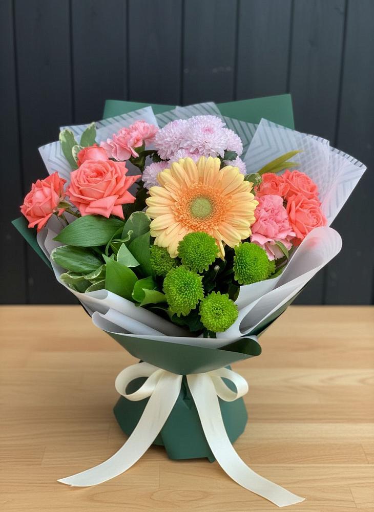 Букет цветов из: Гвоздики, Розы, Герберы и Хризантемы в Вознесеновском