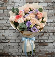 Букет цветов из:  Розы, Лизиантусы и Гвоздики #REPLACE_PRED# Вознесеновском