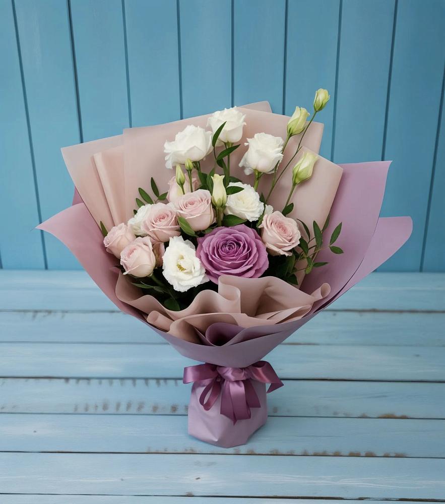 Букет цветов из: Розы и Лизиантусы в Вознесеновском